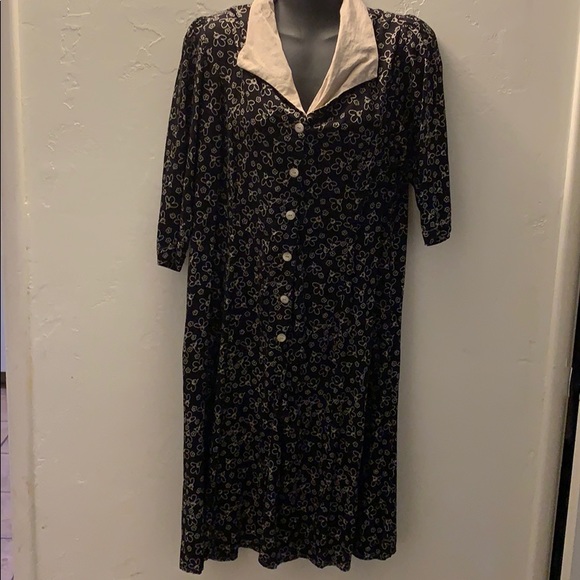 Dresses & Skirts - Vintage Button Up Black Dress Dresses & Skirts - Vintage Button Up Black Dress